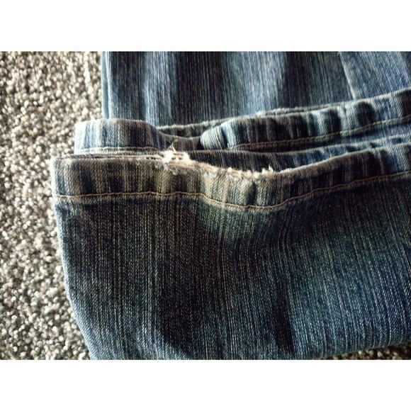 Jeans Size 3 Juniors Flower's In The Back Pockets Pre Owned - Picture 11 of 12